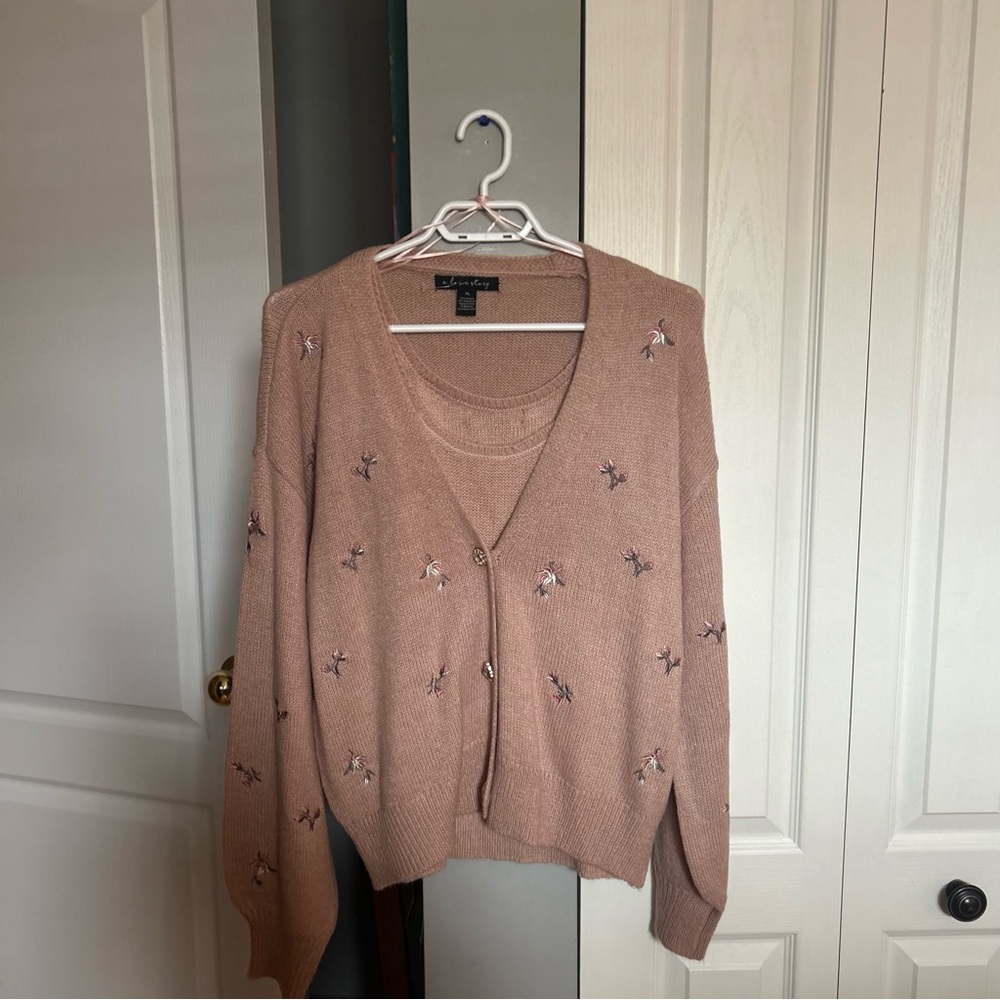 Elegant Embroidered Women's Cardigan